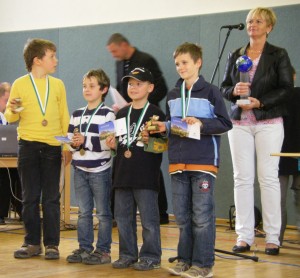 Grundschule Neumark gewinnt den Wanderpokal